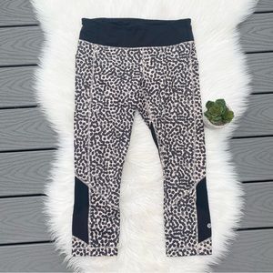 Lululemon Cropped Pattern Leggings